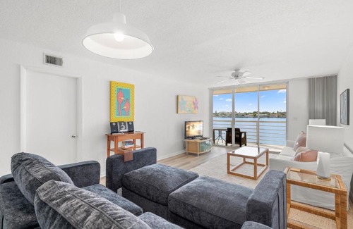 St. Petersburg Apartment | Bahia Vista 14-259