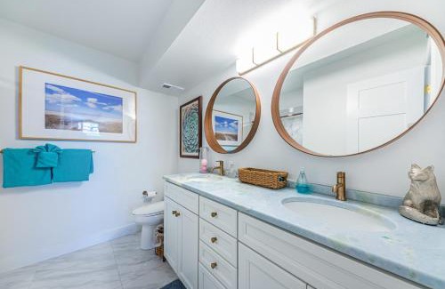 St. Petersburg House | Bahia Vista Sandy Toes, Sailboats & Spectacular Sunsets - All On Isla