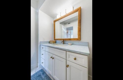 St. Petersburg House | Bahia Vista Sandy Toes, Sailboats & Spectacular Sunsets - All On Isla