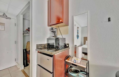 Ruskin Apartment | Bahia Waterview Suite Pool Tennis Beach Fishing