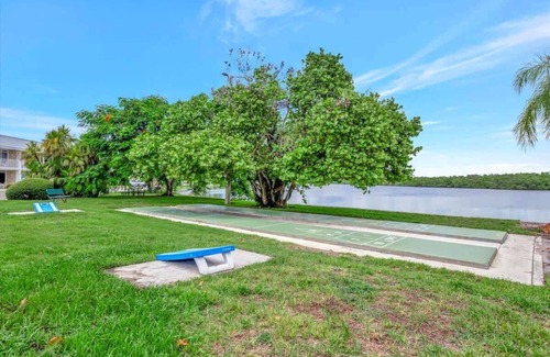Ruskin Apartment | Bahia Waterview Suite Pool Tennis Beach Fishing