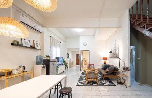 Chom Phon House | Bai Bua House Chatuchak