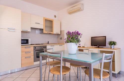 San Terenzo Apartment | Baia Blu RTA Residence