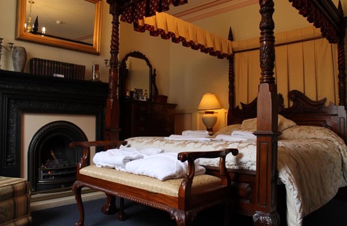 Lincoln Hotel | Bail House