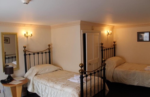 Lincoln Hotel | Bail House