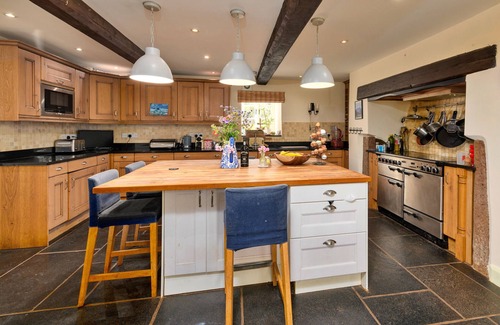 Cwmcarvan Ski Chalet | Bailey Glace Farmhouse