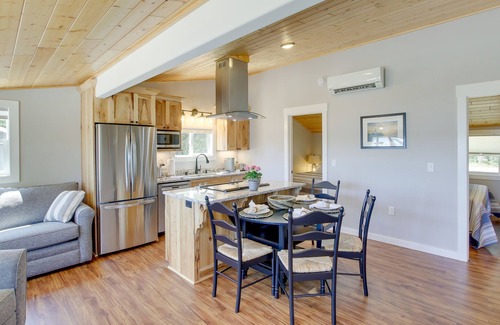 North Bay Cottage | Baileys Harbor Waterfront Vacation Rental w/Grill