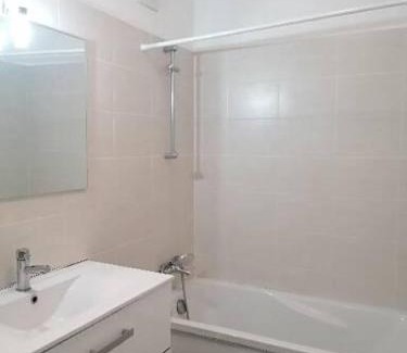 Forcalquier Apartment | Bain de soleil