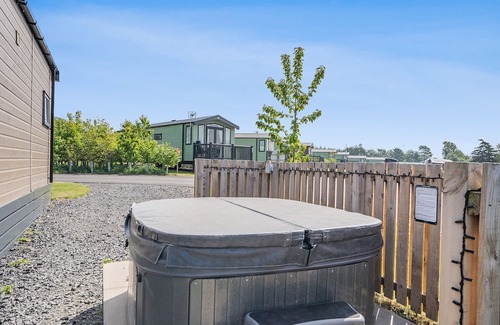 Coldstream Cottage | Baird's Chalet (Pet Friendly)