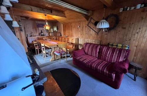 Tesero Ski Chalet | Baita Giggia sulle piste - Cavalese in Trentino Alto Adige cottage chalet