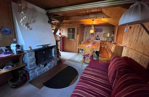 Tesero Ski Chalet | Baita Giggia sulle piste - Cavalese in Trentino Alto Adige cottage chalet