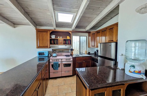 La Joya House | Baja Malibu Beach house - epic surf, pet and family friendly
