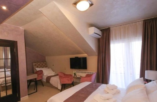 Rakovica Hotel | Bajadera Lux