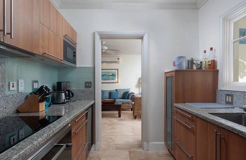 Reeds Bay House | Bajan Tonic, Mullins Bay