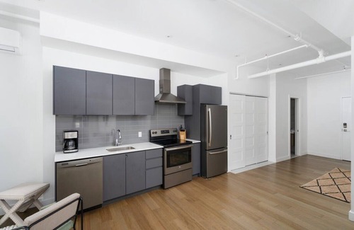 Chinatown Apartment | Bakan- 2Bedrooms Old Mtl-6Guests