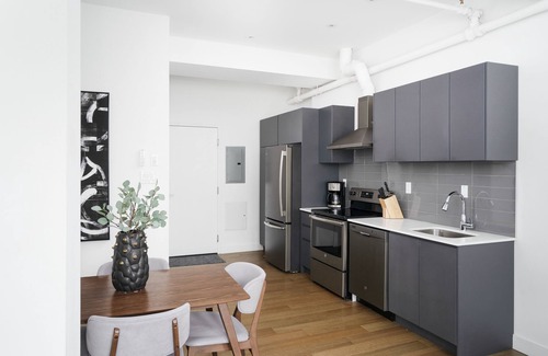 Chinatown Apartment | BAKAN Gem in the city : MODERN 1BD in Old Mtl/DT