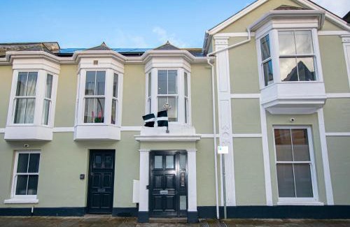 Camborne Apartment | Baker Chambers
