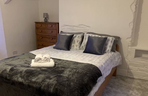Delabole Cottage | BAKERS COTTAGE, character holiday cottage, with open fire in Delabole