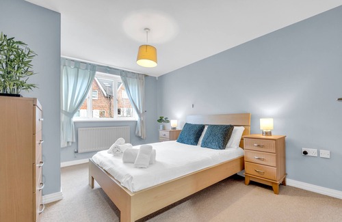 Redhill Apartment | Bakers Court Redhill by Pay As U Stay