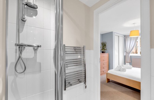 Redhill Apartment | Bakers Court Redhill by Pay As U Stay