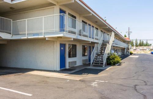 West Park Community Hotel | Bakersfield - Motel