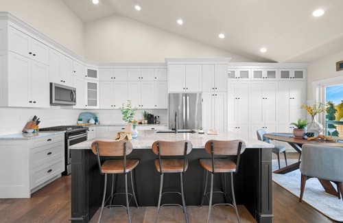 Ferndale House | BakerView Retreat 4-bedroom house in Ferndale