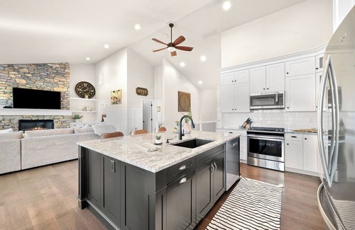 Ferndale House | BakerView Retreat 4-bedroom house in Ferndale