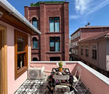 Balat Villa | Balat Rose