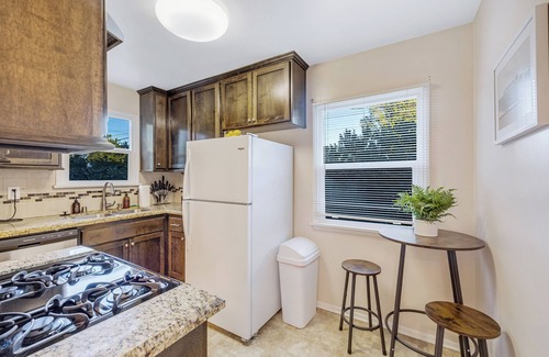 Reseda House | Balcom by AvantStay | Newly Furnished Valley Home