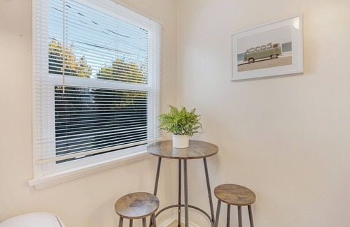 Reseda House | Balcom by AvantStay | Newly Furnished Valley Home