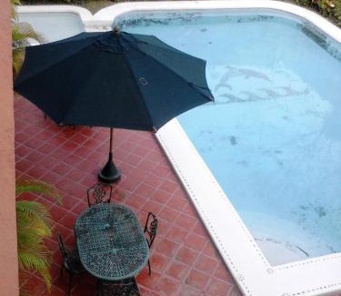 L Hotel | Balcon Gueela