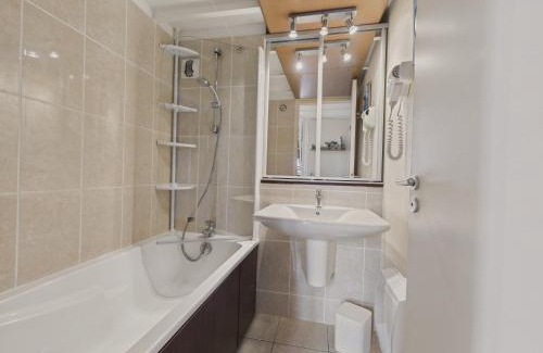 Le Croisic Apartment | Balcon vue mer accès direct plage et piscine
