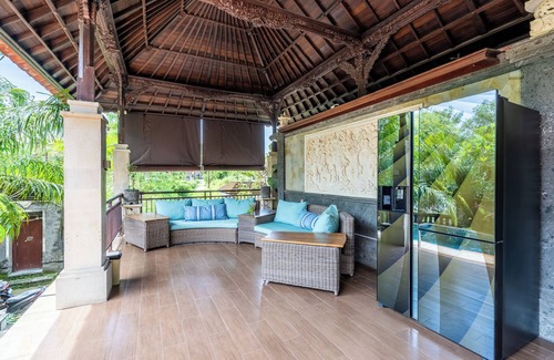 Bukit Villa | Balconies Villa