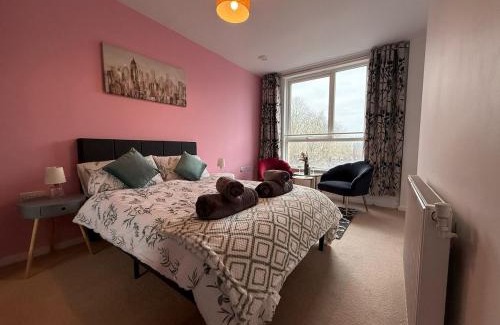 Whittington Apartment | Balcony Breeze Modern 2-Bedroom