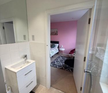 Whittington Apartment | Balcony Breeze Modern 2-Bedroom