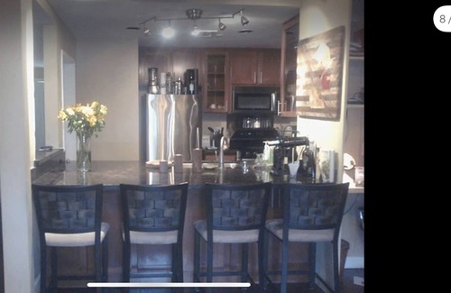 Lower Pacific Heights Condo | Balcony on Fillmore Street / PAC HEIGHTS w/ Parking INCLUDED and Private Patio