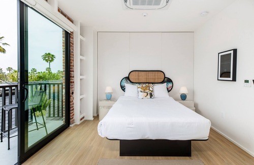 Townsite Hotel | Balcony Room 303 | The Brick Boutique Hotel