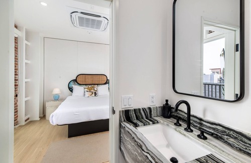Townsite Hotel | Balcony Room 303 | The Brick Boutique Hotel