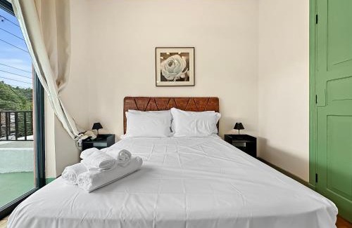 Abernessia Apartment | Balcony WiFi Cost Benefit Shopping Center