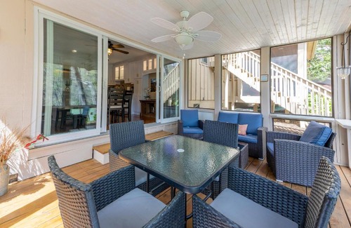Lake Lure House | Bald Mountain Lake Escape