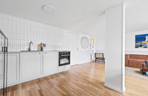 Downtown Apartment | Baldursbrá - Downtown Holiday Home