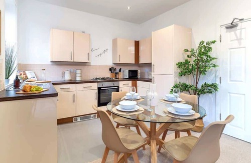 Stoke-on-Trent House | Balfour House Summary