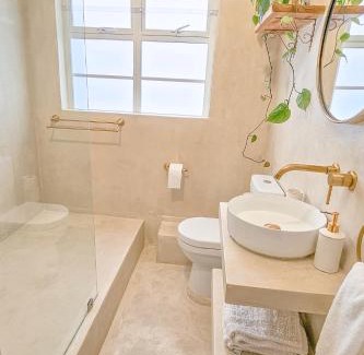 Muizenberg Apartment | Bali Beach Flats, Muizenberg