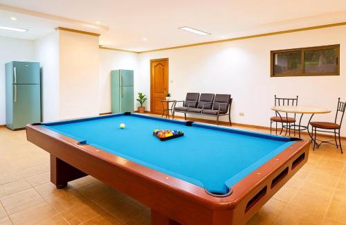 Tagaytay Apartment | Bali Villa in Tagaytay w Pool, Billiards I 12pax