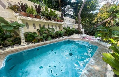Tagaytay Apartment | Bali Villa in Tagaytay w Pool, Billiards I 12pax
