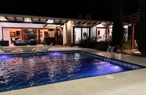 El Carmen de Viboral Villa | Bali Villa lujo en el oriente