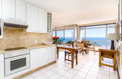 Camps Bay Apartment | Balie Bay 1 - Adults Only