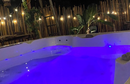 Evenos Ski Chalet | Balinese