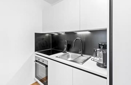 Donaustadt Apartment | Balkon I Parkplatz I 5 Minuten zum Einkaufszentrum I schnelles WLAN
