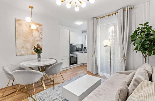 Donaustadt Apartment | Balkon I Parkplatz I 5 Minuten zum Einkaufszentrum I schnelles WLAN